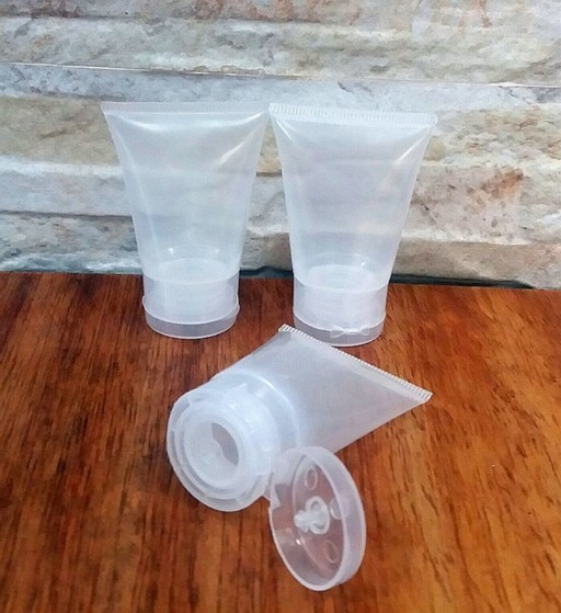 Bisnaga de Plástico para Cremes Amparo - Bisnaga de Plástico com Tampa Rosqueável