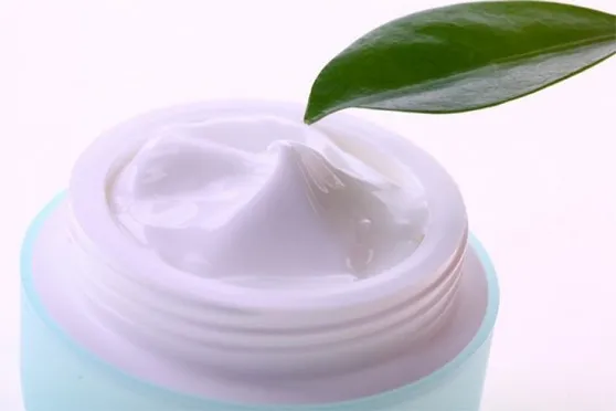 pote para creme de plástico